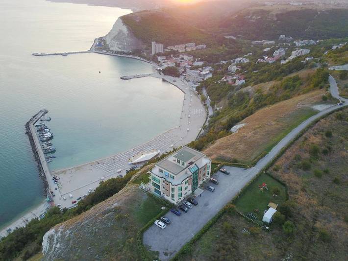 Apartahotel para 4 personas, con vistas y jardín en Bulgaria