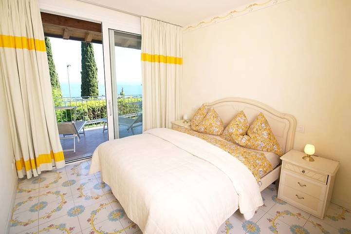 Ganze Wohnung, Residenz Limoni del Rustichel: FeWo N.8 mit Seeblick, Tiefgarage und Pool. in Maderno, Toscolano-Maderno
