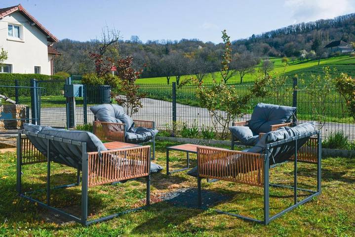 Location de vacances pour 11 personnes, avec jardin à Menétru-le-Vignoble - 4