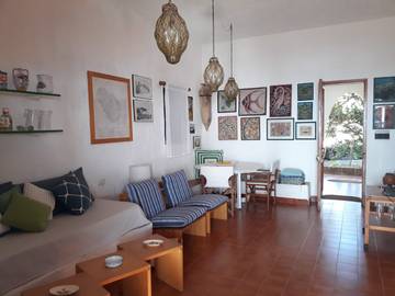 Location de vacances pour 8 personnes, avec jardin ainsi que vue et terrasse dans Pantelleria