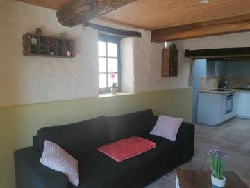 Gîte pour 6 personnes, avec vue et jardin à Chalandray