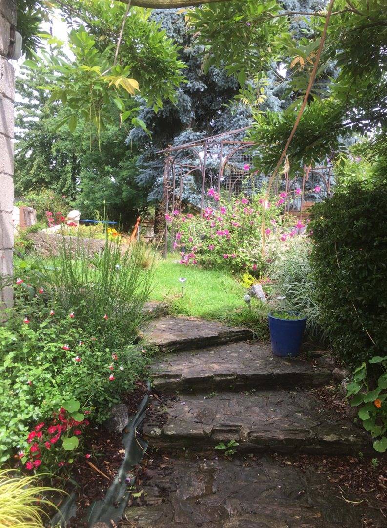 Location gite atypique pour vacances in Tinténiac, Région de Saint-Malo