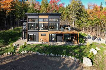 Chalet pour 8 personnes, avec terrasse ainsi que jardin et jacuzzi, animaux acceptés dans Canada