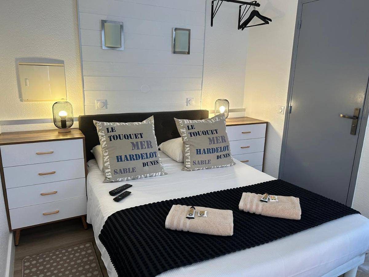 Hôtel et Appart 'hôtel Chez Gino Etaples-Le Touquet in Étaples, Région de Montreuil