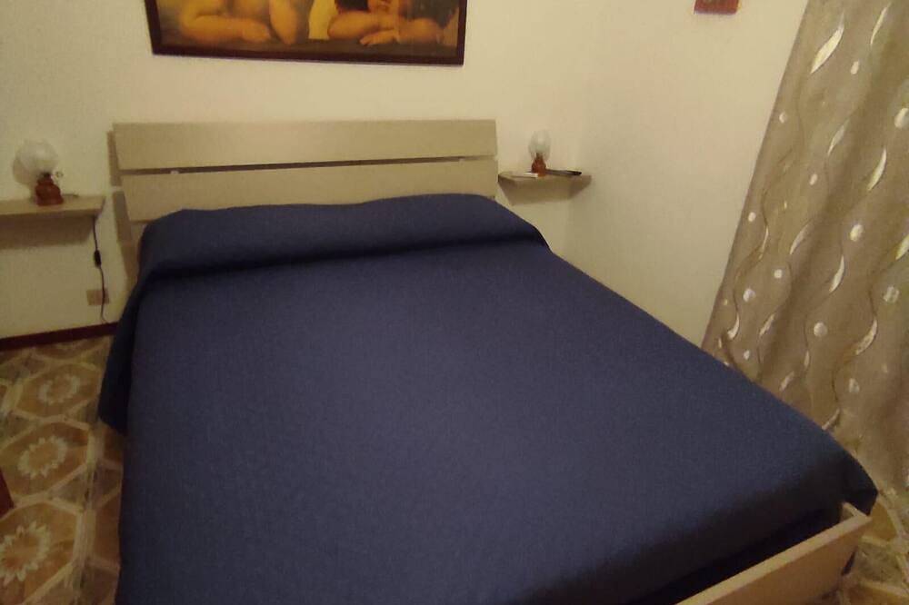 Casa vacanze a pochi passi dal mare, ideale per famiglie con giardino esterno in Leporano, Golfo di Taranto