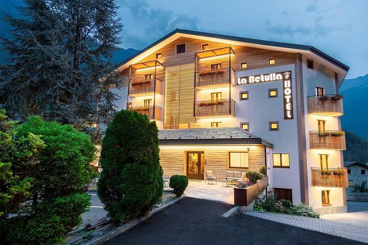 Appartamento per 2 persone, con Balcone e Terrazza nonché Idromassaggio e Giardino a Chiesa in Valmalenco