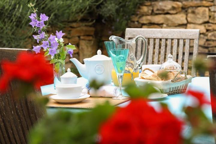 Location de vacances pour 2 personnes, avec vue et jardin ainsi que piscine et terrasse, animaux acceptés à Saint-André-d'Allas - 2