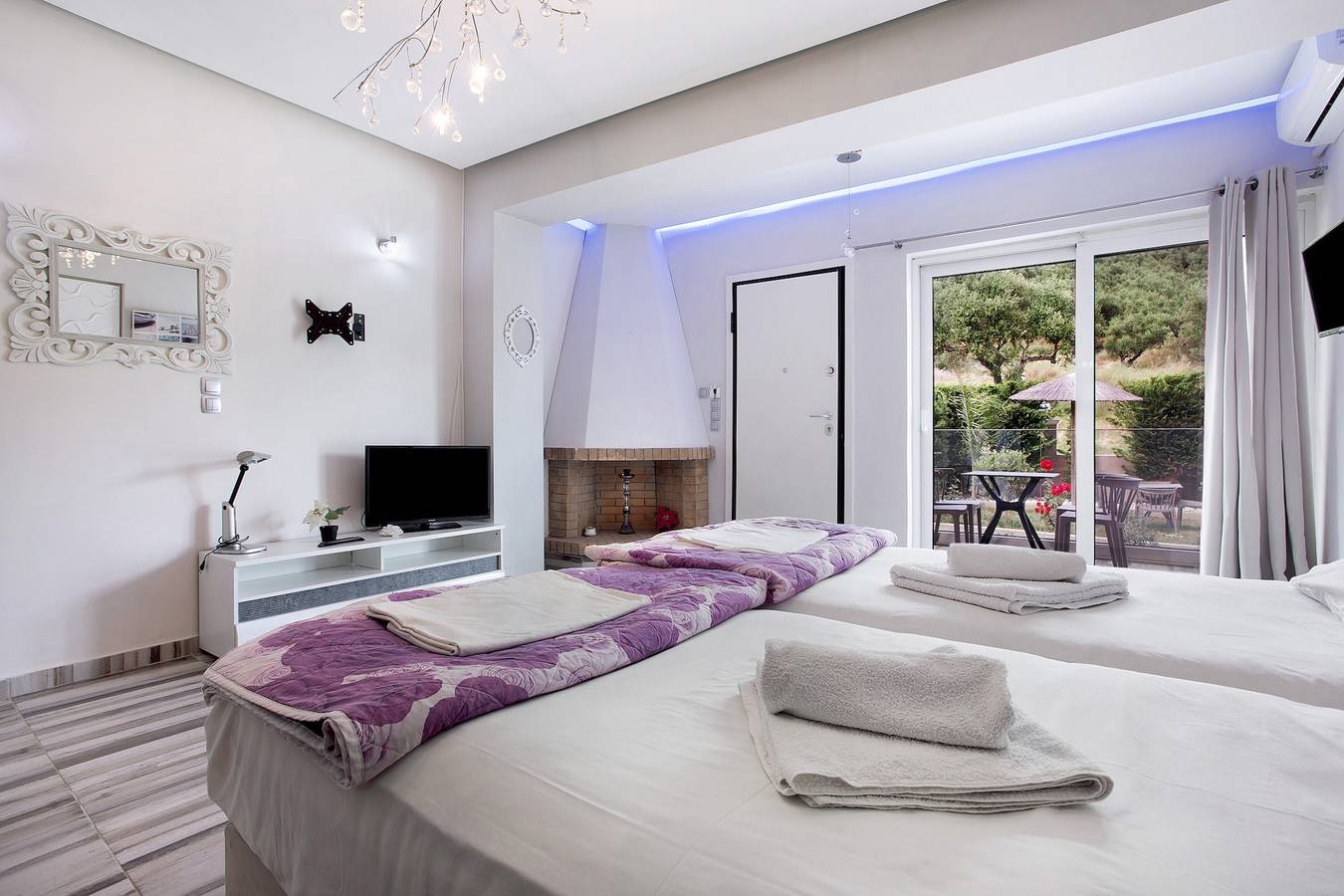 Entire apartment, Holiday Apartment "Villa Dionysia Apartment A1" with Shared Pool & Wi-Fi in Alykanas, Alykes
