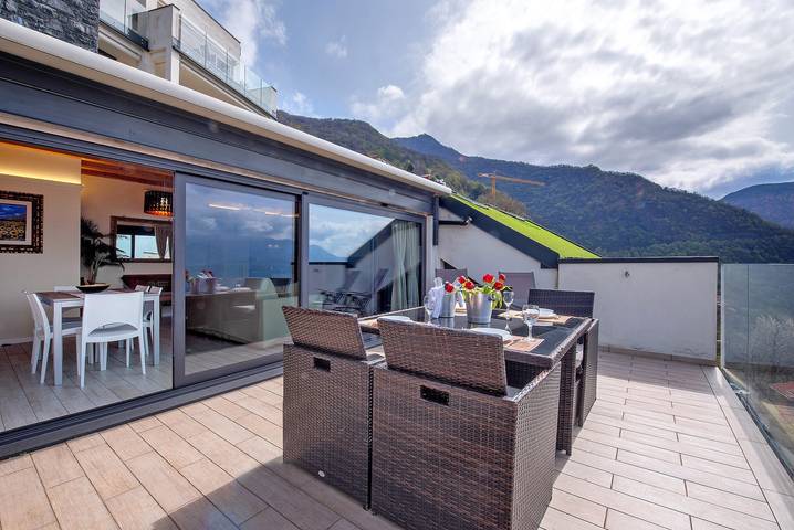 Maison « Relax et Félicité » : vue lac, jacuzzi privé, piscine intérieure chauffée commune in Perledo, Commune de Perledo
