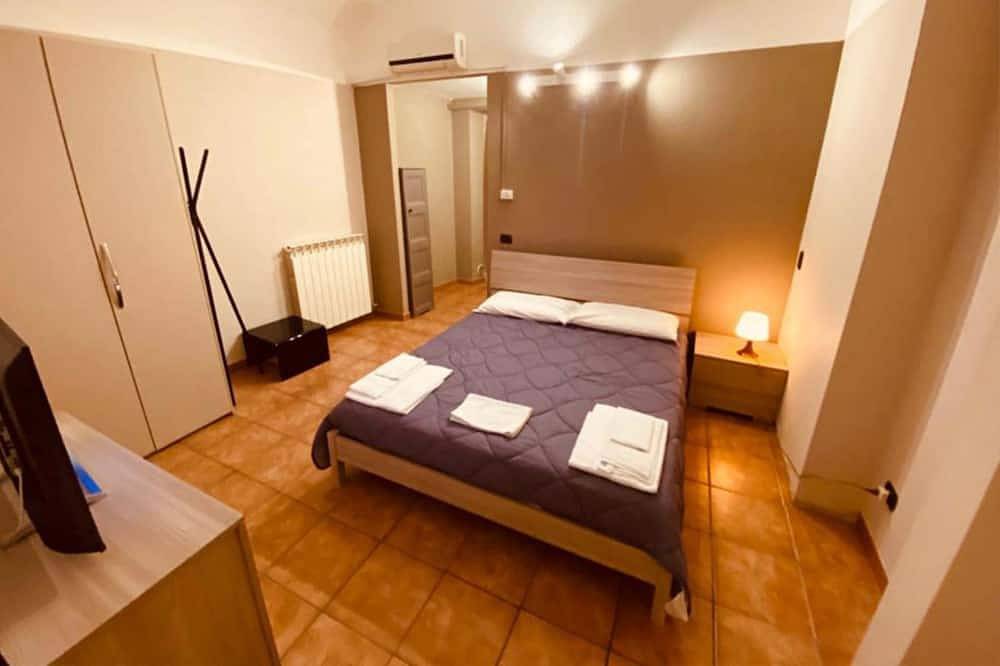 Geheel appartement, Studio apartment 6 hhva in Valenza, Provincie Alessandria
