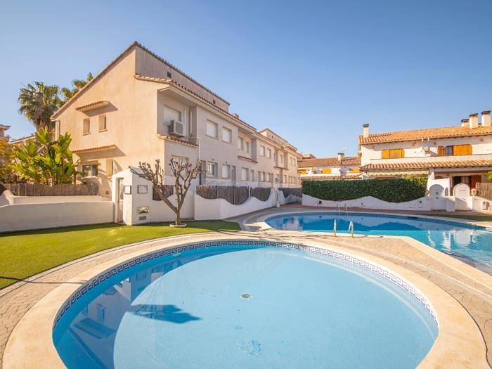 R142 Manila Resort Centrales in Calafell, Costa Dorada