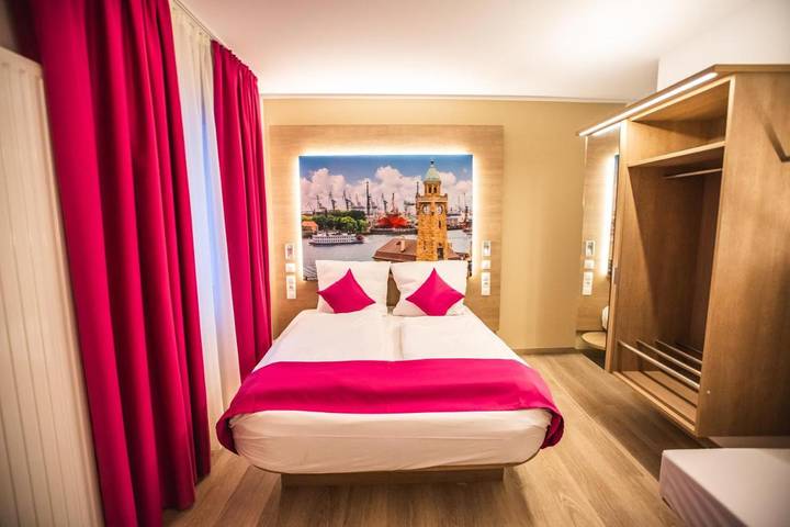 Hotel für 3 Personen, mit Ausblick in St. Pauli - 3