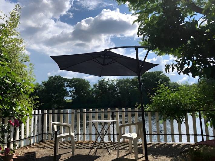 Gîte pour 4 personnes, avec jardin et piscine