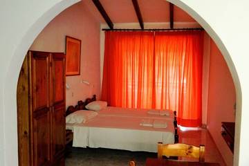 Apartment for 5 People in Agios Gordios, Corfu, Photo 3