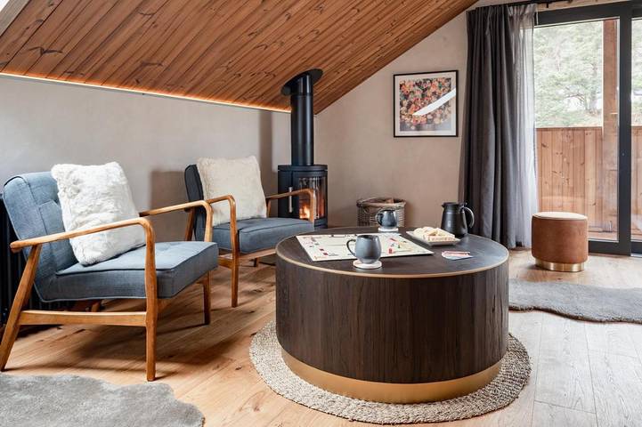 Chalet for 3 people, with Balcony and Terrace as well as Sauna and View in Aviemore