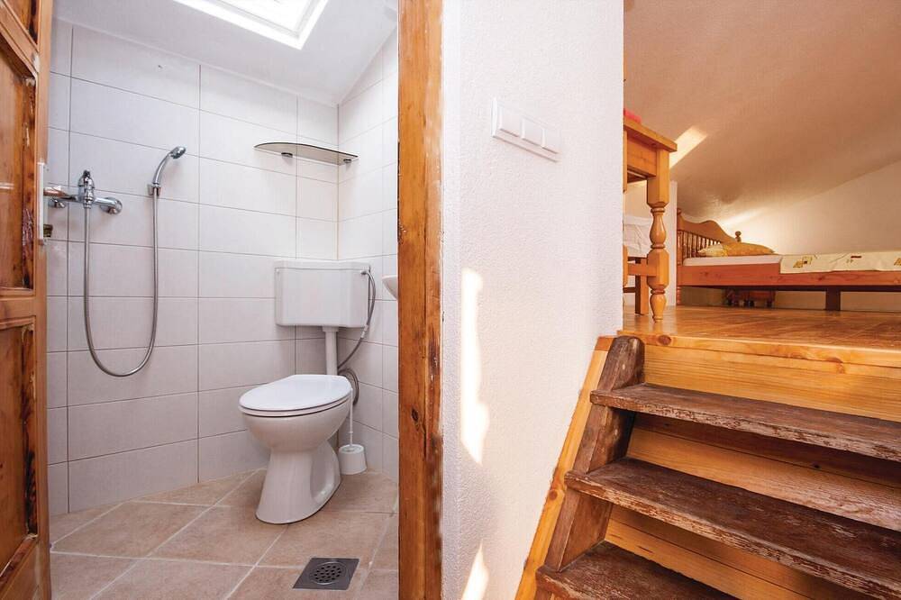 Wspaniały dom na Jezerze z kuchnią in Tisno, Murter (wyspa)