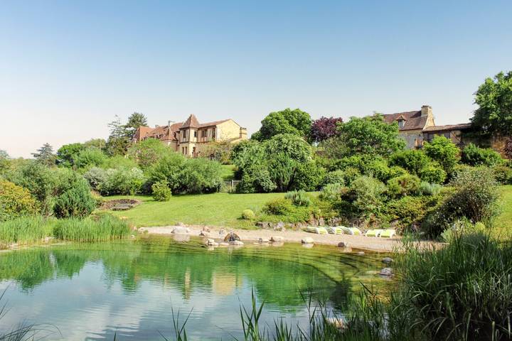 Location de vacances pour 4 personnes, avec jardin et piscine à Saint-Cybranet