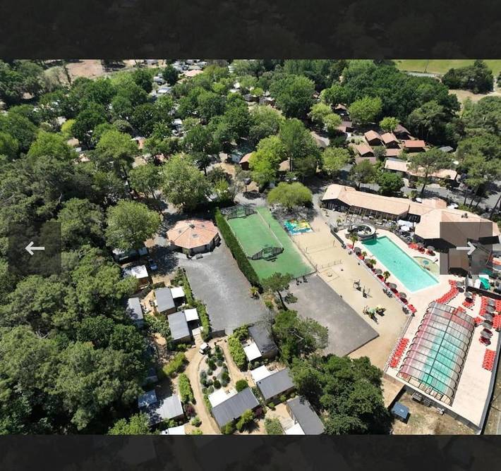 Camping voor 6 personen, with tuin and terras as well as zwembad in Saint-Hilaire-de-Riez