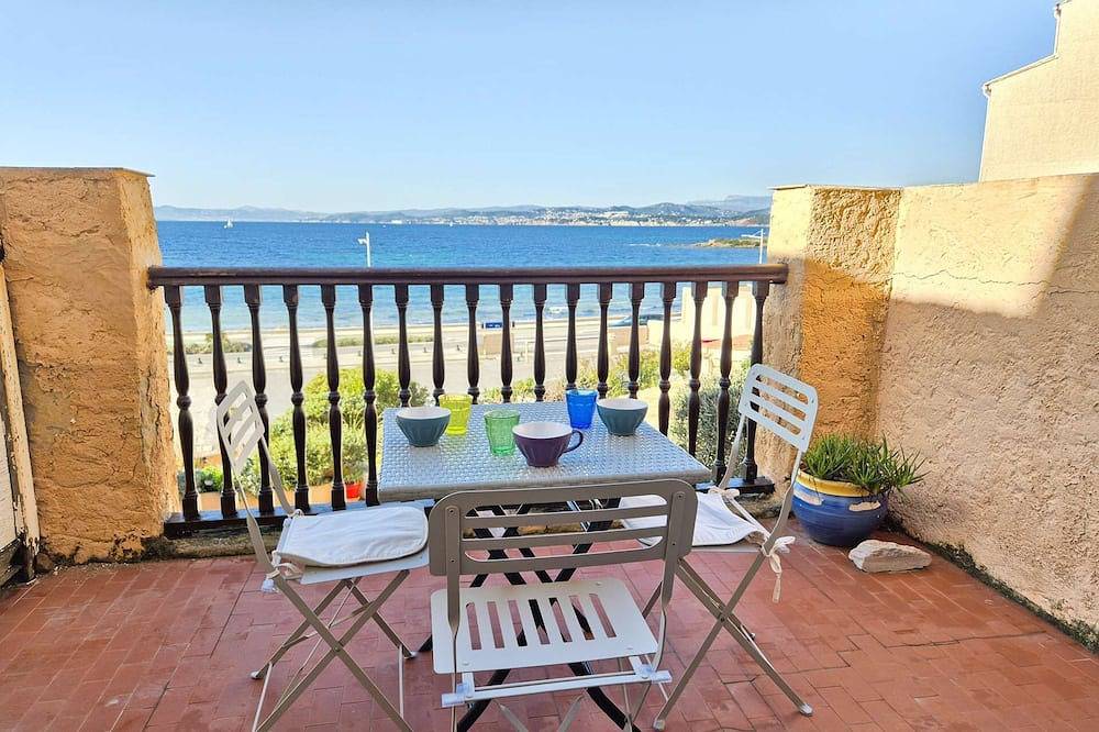 Apartamento entero, Vista completa al mar, a 10 m de la playa de arena, en Brusc, Terraza... in Le Brusc, Six-Fours-les-Plages