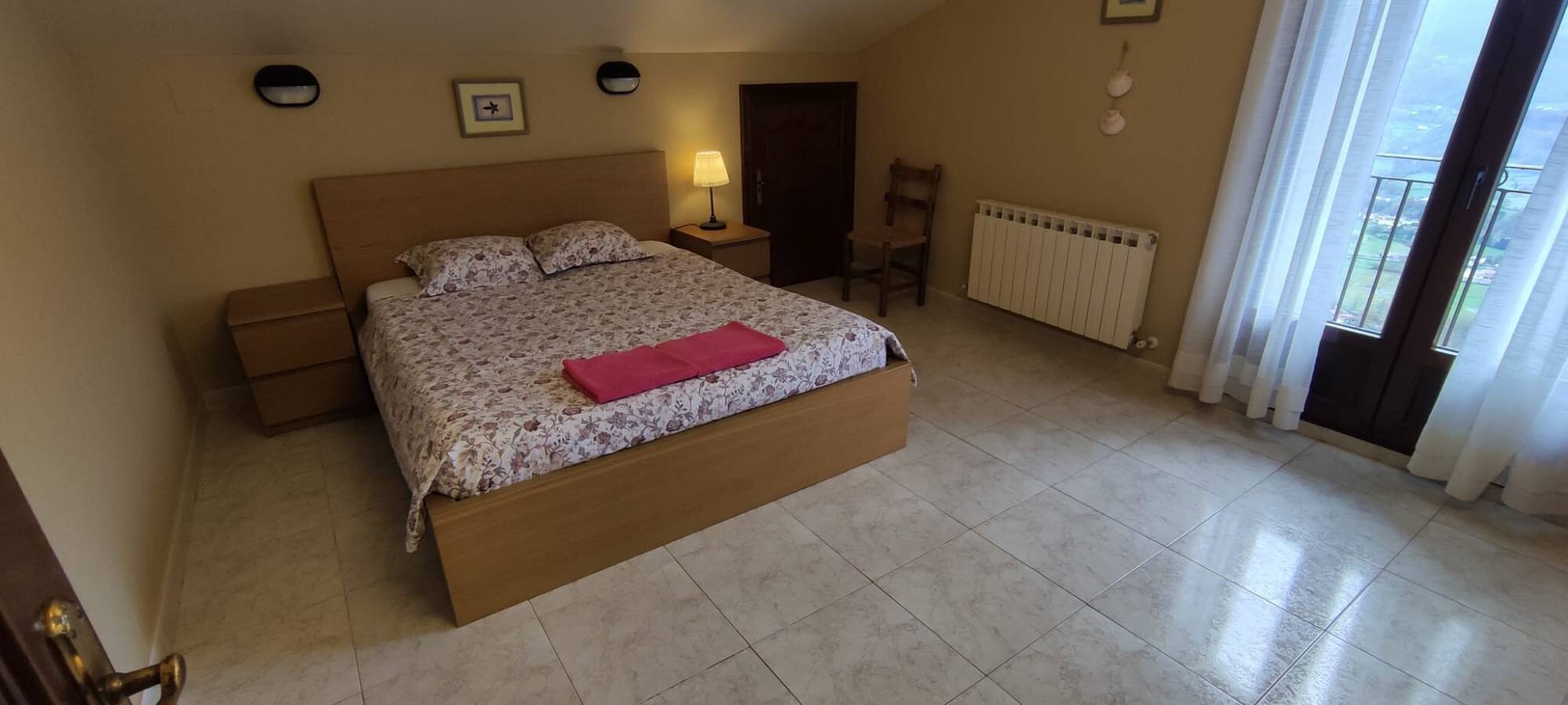 Landhuis 'Autxikoborda' met uitzicht op de bergen, privétuin en Wifi, foto 9