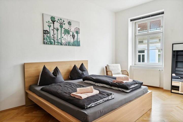 Ganze Wohnung, Durch Künstler geprägte Wohnung mitten in Wien in Wien, Donau Niederösterreich