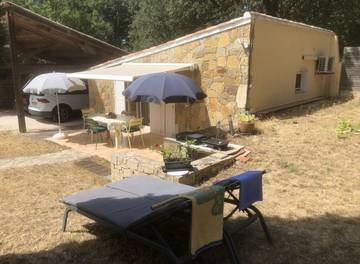 Gîte pour 2 personnes, avec jardin, animaux acceptés à Évenos