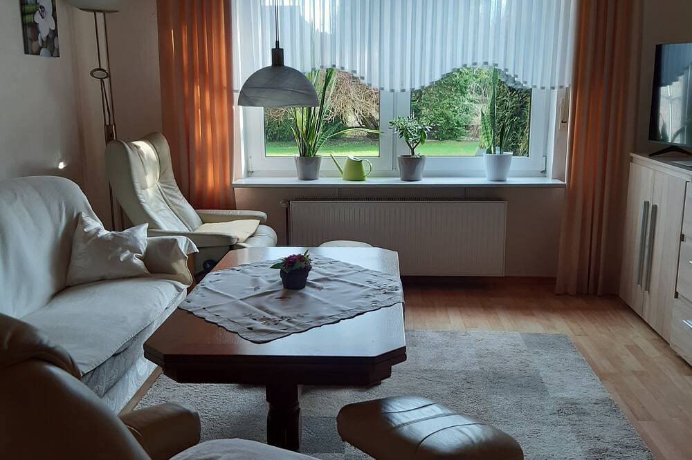 Ganze Wohnung, Gemütliche, ruhige Fewo (65 qm) im Zentrum Großefehn, mitten in Ostfriesland. in Großefehn, Landkreis Aurich
