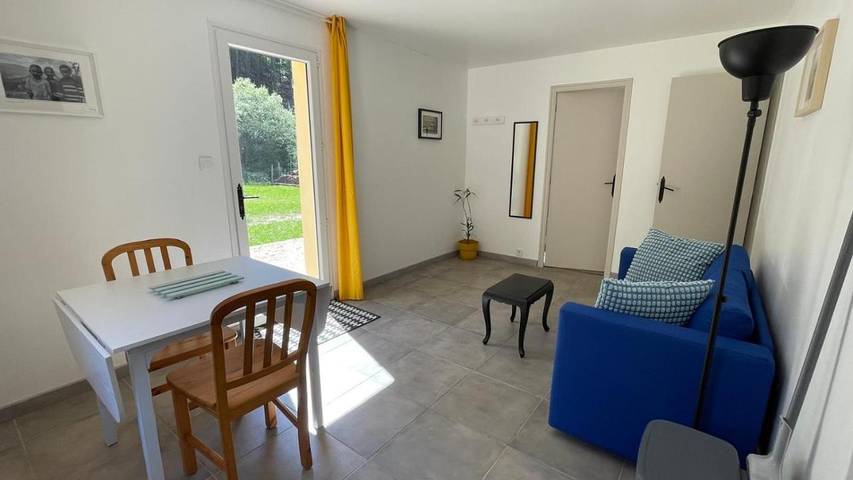 Gîte pour 3 personnes, avec jardin et terrasse à Brantes - 3