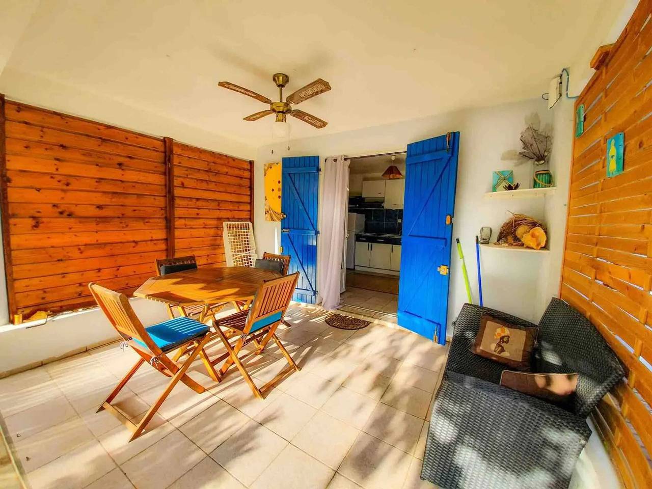 Apartamento entero, Apartamento luminoso con terraza y piscina en Le Gosier in Le Gosier, Guadalupe
