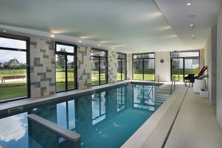 Appart’hôtel pour 2 personnes, avec Balcon et Terrasse ainsi que Jardin et Piscine