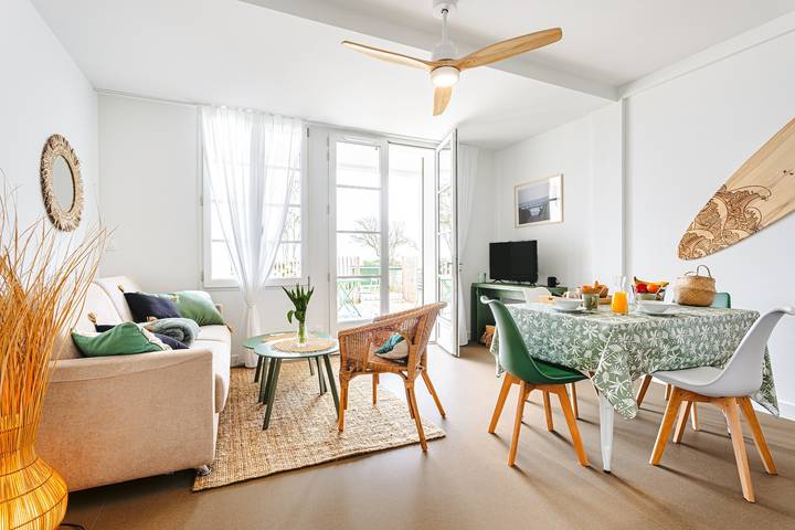Geheel appartement, Appartement La Plage – Zeezicht, Privéterras en Wi-Fi in Rivedoux-Plage, Ile de Re