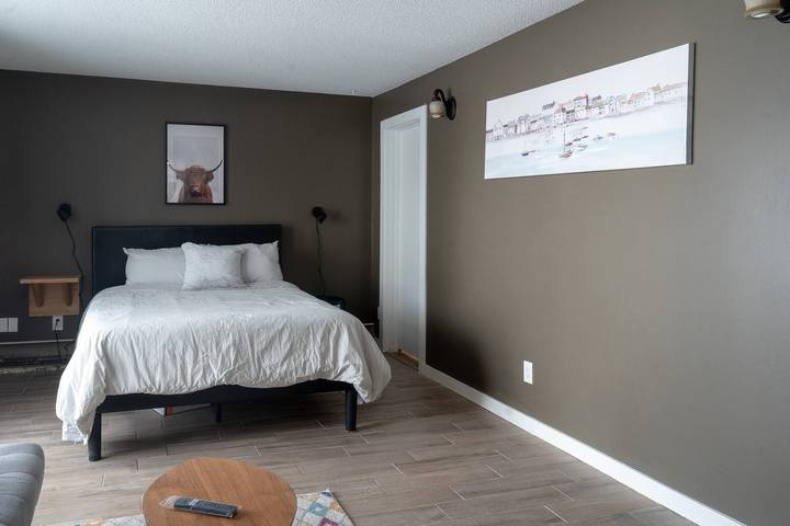 Vacation rental for 3 people in Edmonton