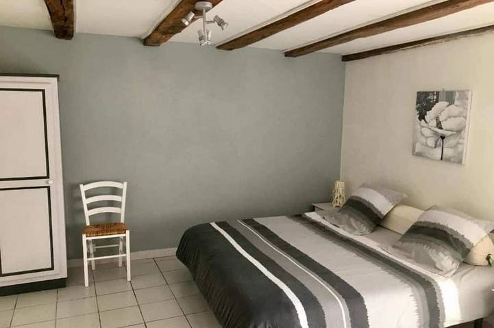 Gîte pour 8 personnes, avec jardin, animaux acceptés à Cezais - 2