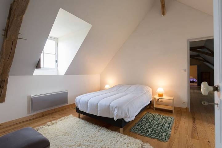 Gîte pour 8 personnes, avec jardin dans Bazouges Cré sur Loir - 4