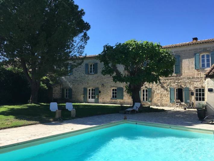 Chambre d’hôte pour 2 personnes, avec jardin ainsi que piscine et vue