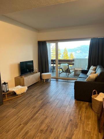 Gîte pour 3 personnes, avec piscine et terrasse ainsi que vue et sauna dans Anzère