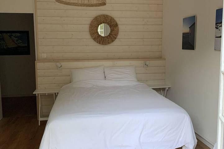 Location de vacances pour 14 personnes, avec terrasse et jardin à Breuillet - 2