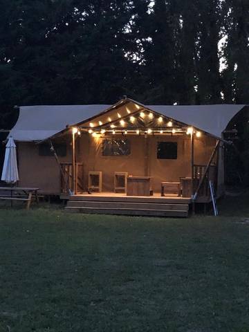 Tente pour 5 personnes, avec piscine et jardin dans le Vaucluse