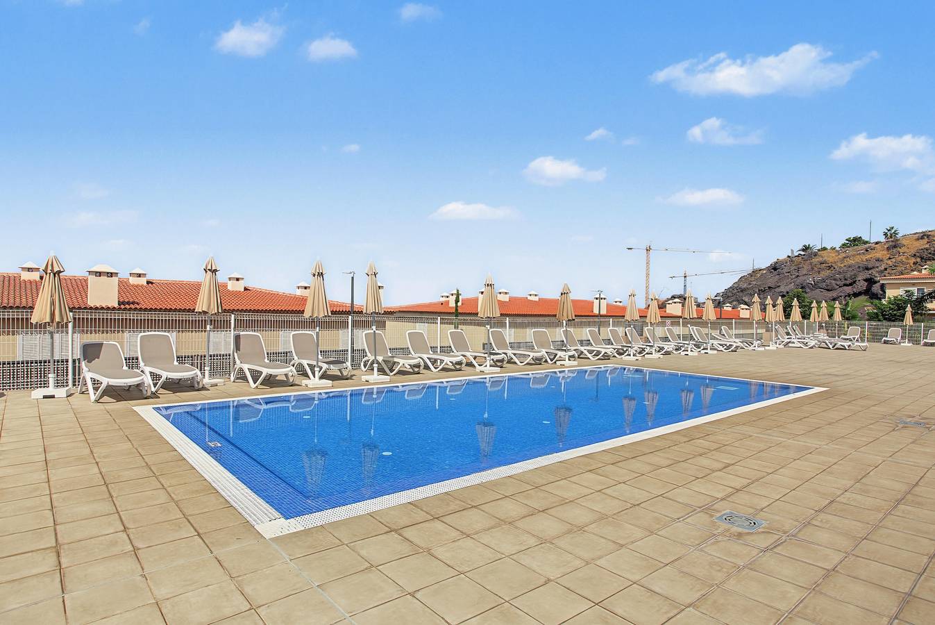 Appartement entier, Appartement de vacances « Townhouse Atlantic Luxury Stay » avec vue mer, piscine et Wi-Fi in Puerto Santiago, Santiago del Teide