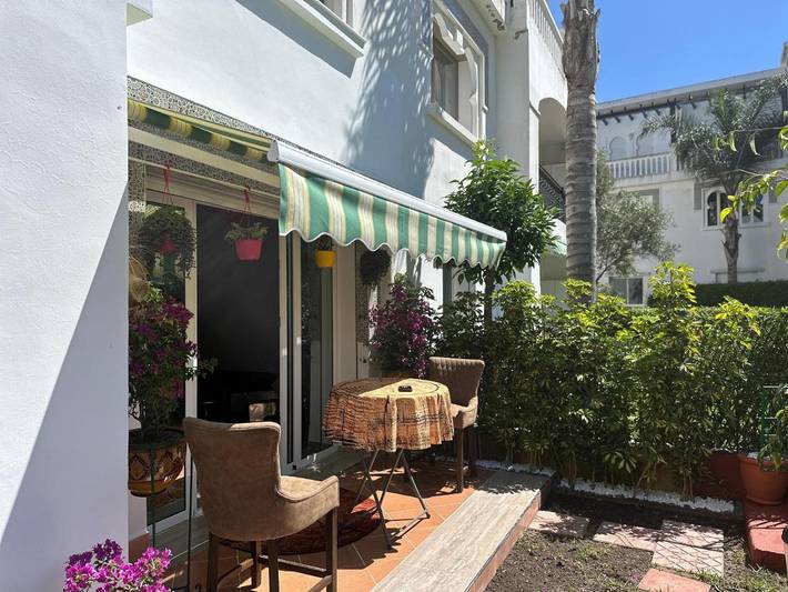 Location de vacances pour 4 personnes, avec piscine ainsi que vue et jardin à Tanger