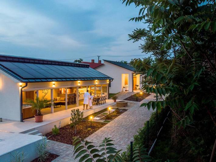 Apartament wakacyjny dla 2 osób, z sauna i jacuzzi oraz ogród w Tiszafüred