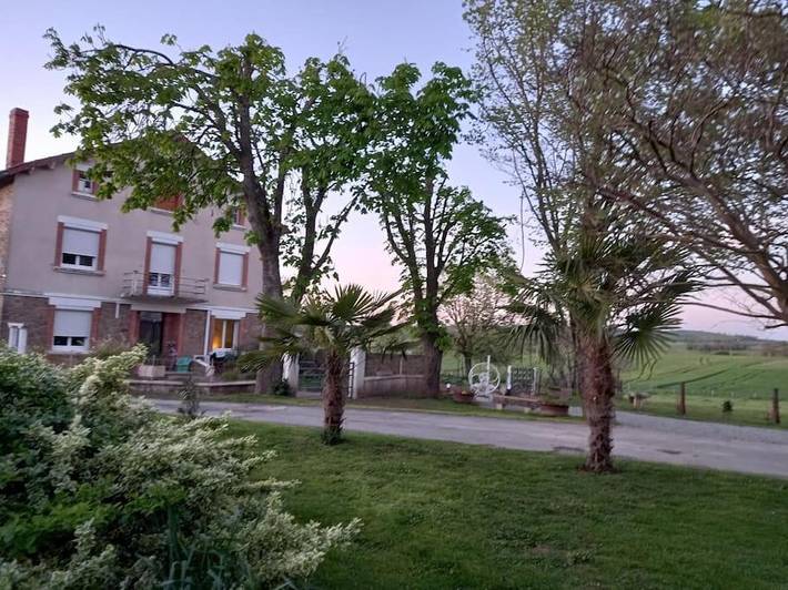 Location de vacances pour 12 personnes, avec Balcon et Jacuzzi ainsi que Terrasse et Jardin à Saint-Jean-de-Marcel