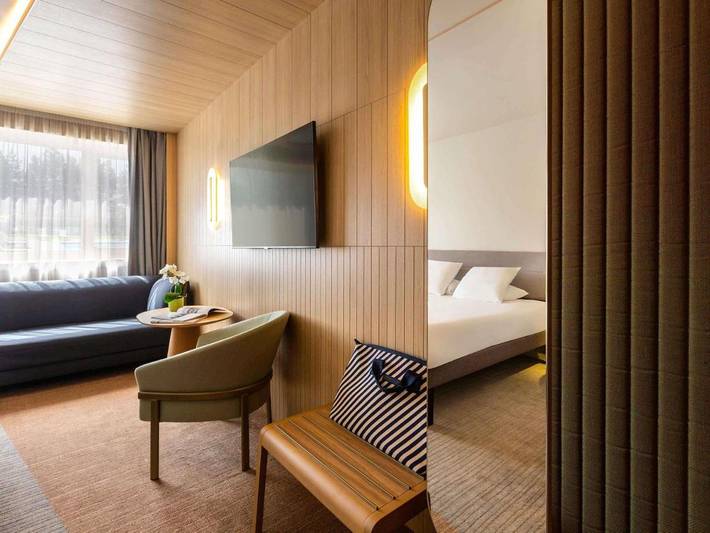 Hôtel pour 4 personnes, avec Terrasse ainsi que Jardin et Piscine