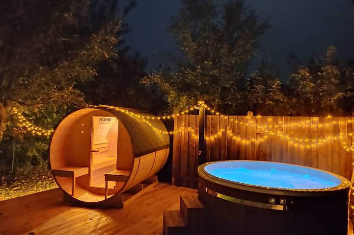 Ferienhaus für 9 Personen, mit Whirlpool und Garten sowie Balkon und Sauna - 1