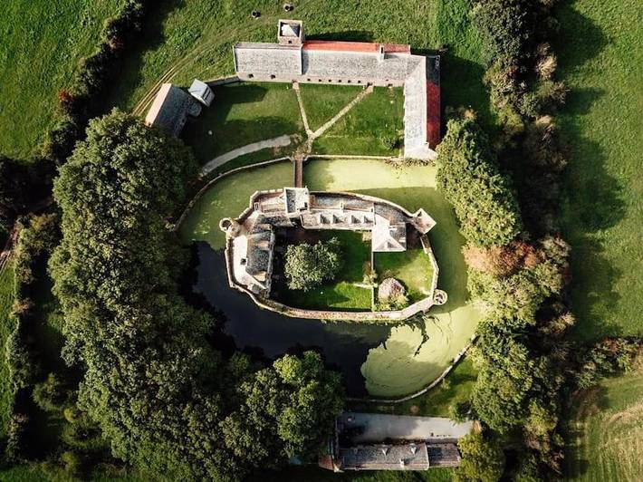 Location de vacances pour 6 personnes, avec piscine et terrasse dans Montsenelle - 2