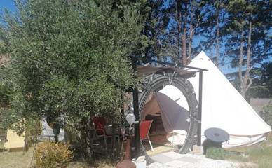 Chambre d’hôte pour 3 personnes, avec vue et jardin à Robion