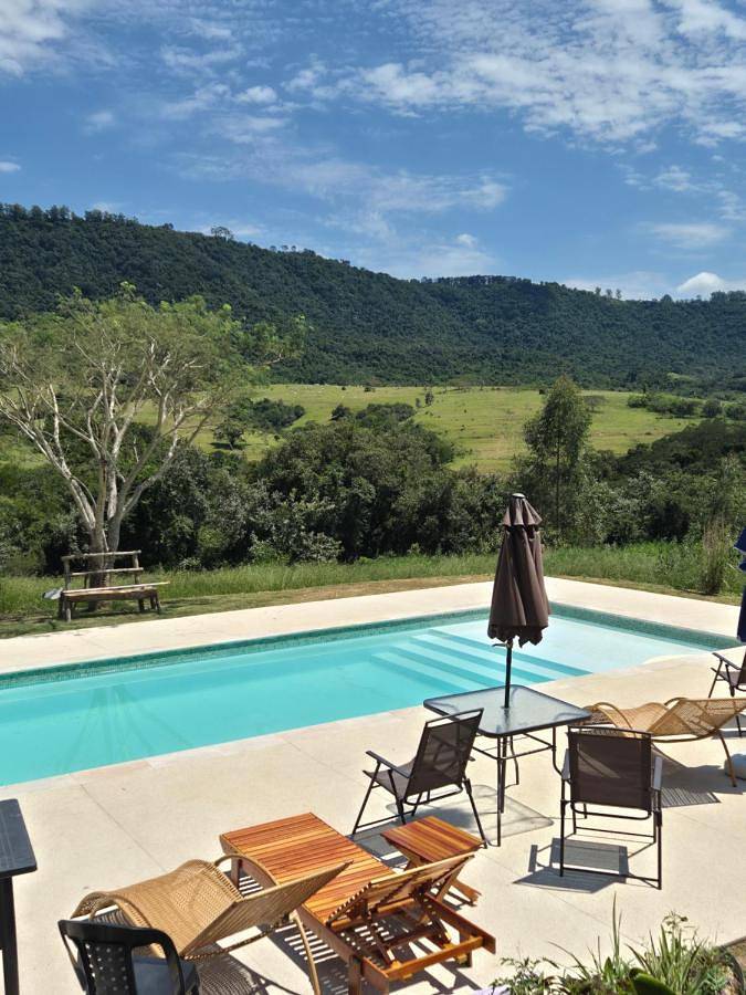 Casas e apartamentos de temporada para 6 pessoas, com piscina e vista e ainda jardim, com animais de estimação no Interior de São Paulo