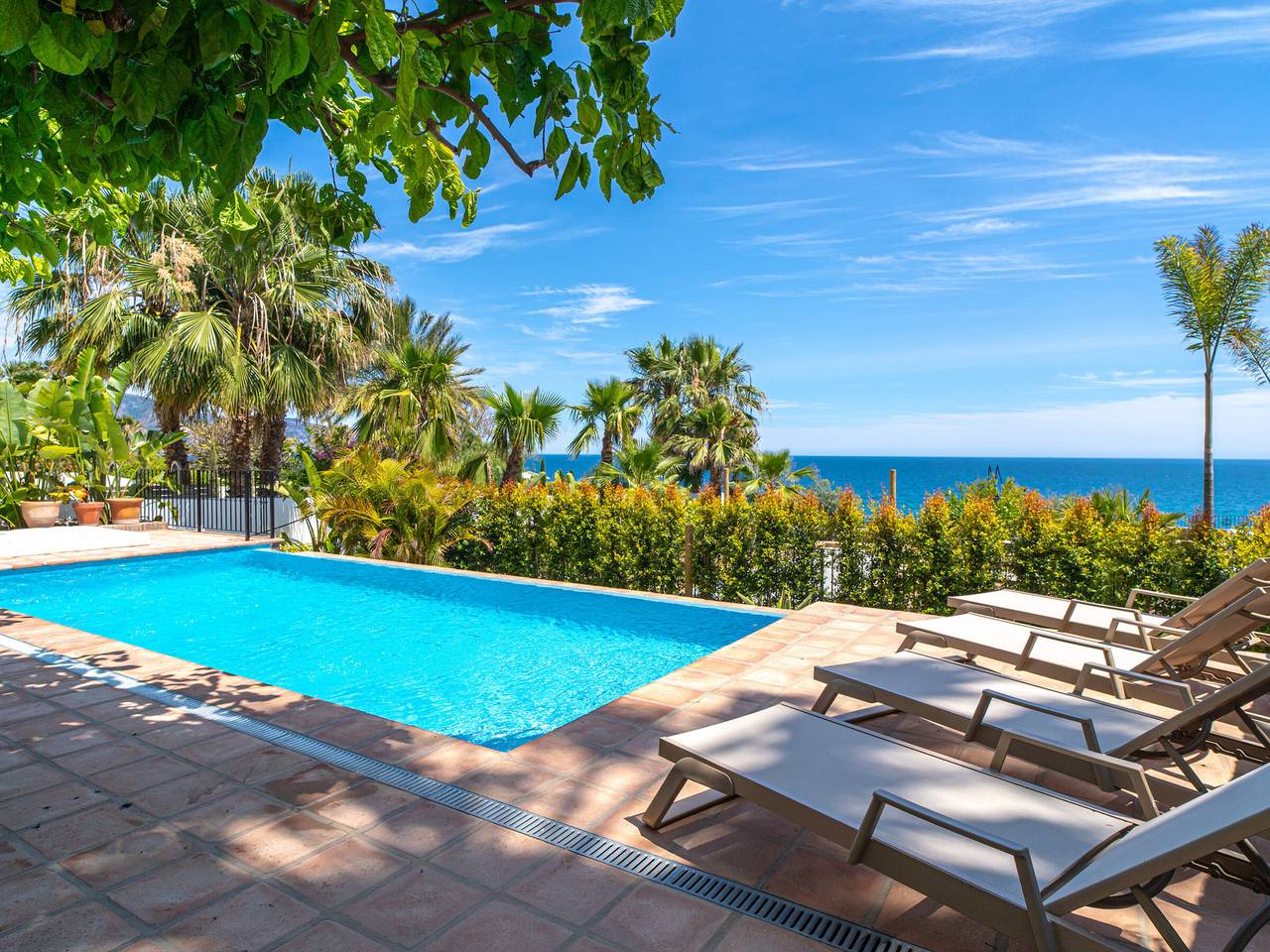 Seaside Villa in Nerja with Private Terrace in Nerja Centre, Nerja