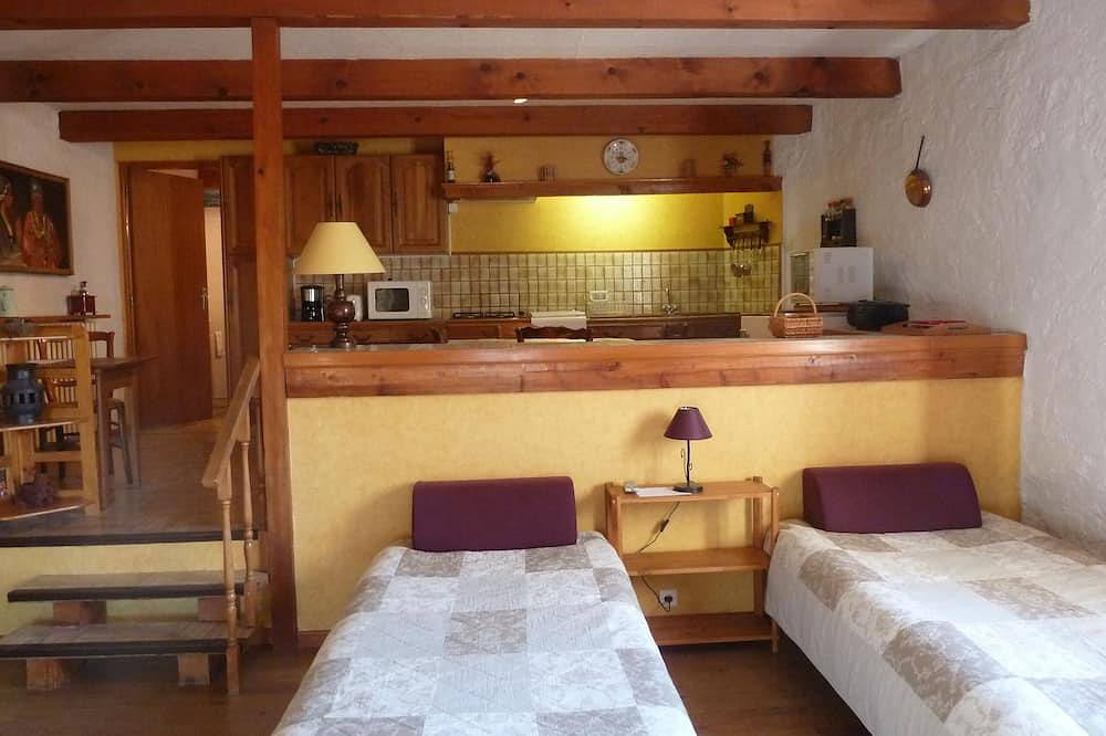 Appartement entier, Joli studio-loft dans ancienne ferme   Pour 4 personnes. in Chaumousey, Région d'Épinal