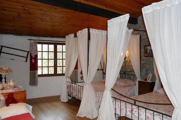 Location de vacances pour 15 personnes, avec piscine ainsi que terrasse et jardin à Sacoué - 2